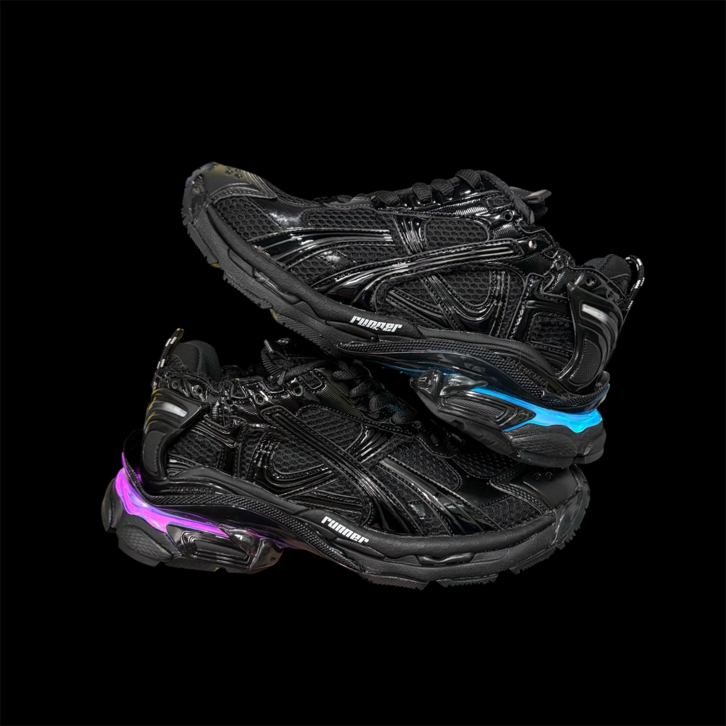 1-1 Black Led Runners
