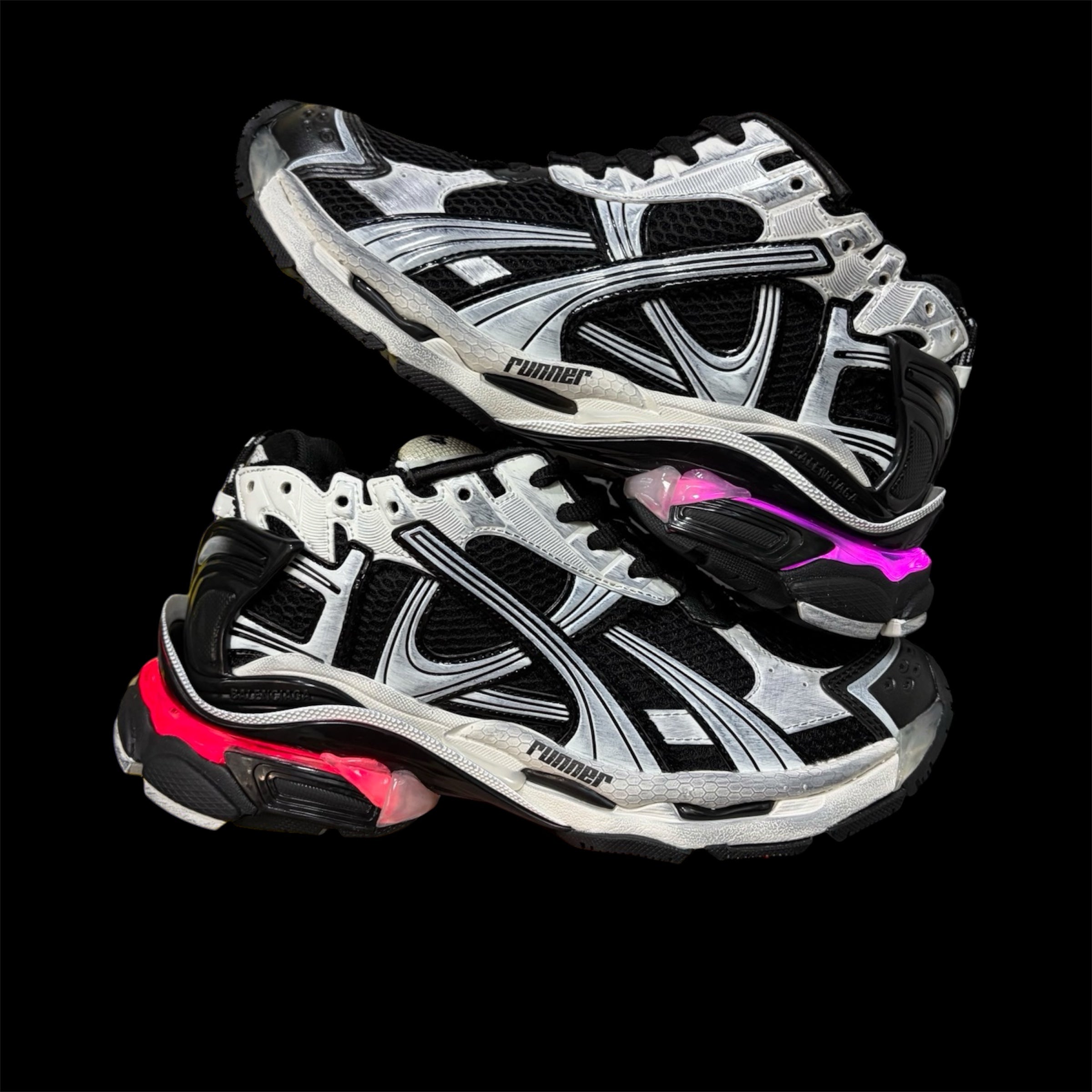 1-1 White and Black LED Runners