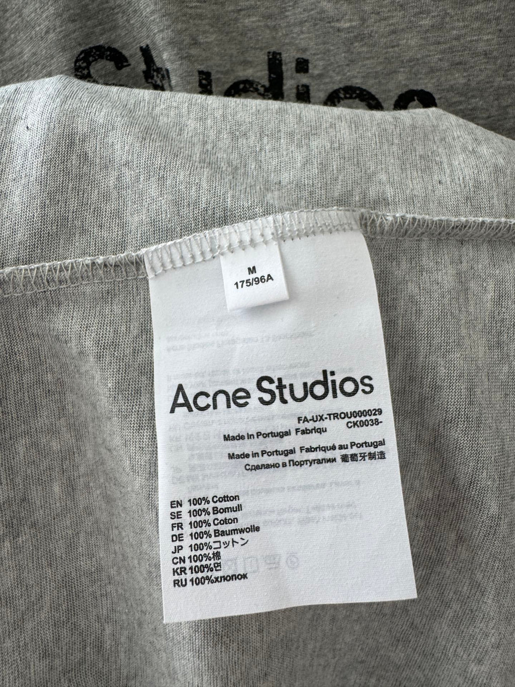 1-1 Acne Longsleeve